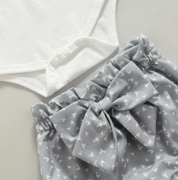 BIXLEY'S RUFFLED LONG SLEEVE + GREYSTONE BUMMIES & BOW 3 PC SET 3M-18M BABY VIBES & CO.